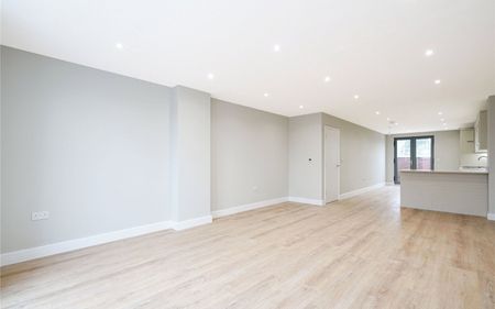 Landmark Court, 30 Queens Road, Weybridge, Surrey, KT13 - Photo 2