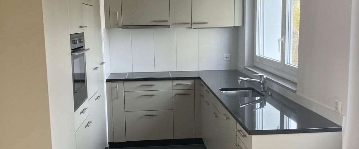 Bel appartement de 4.5 pièces au 4ème étage à Fribourg - Foto 1