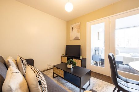 2 bedroom flat to rent - Photo 2