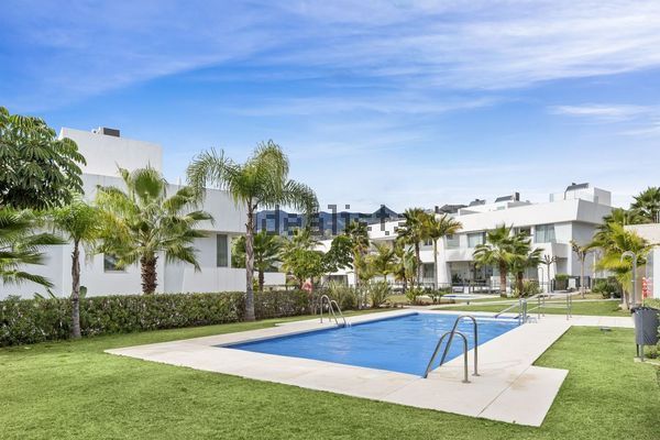 Alquiler de chalet pareado en Avenida La Finca, 17 - Photo 1