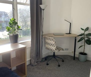 Room in a Shared House, Queenscourt, HA9 - Photo 6