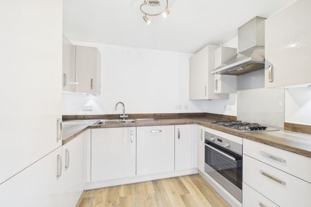 2 bedroom Flat in William Heelas Way, Wokingham - Photo 4