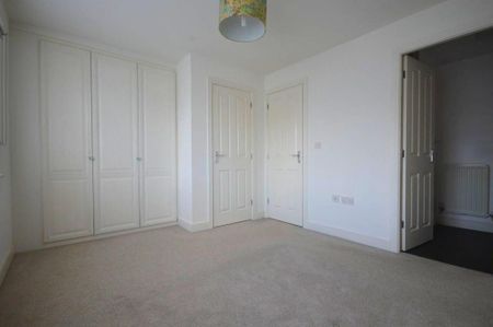 3 bedroom detached house to rent - Photo 4