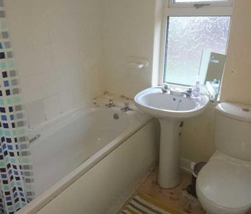 2 bedroom semi-detached house to rent - Photo 6