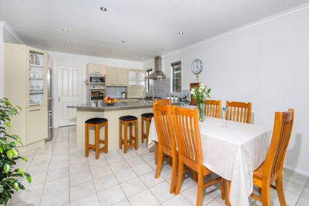 6-BEDROOM IN BOTANY COLLEGE - Photo 3