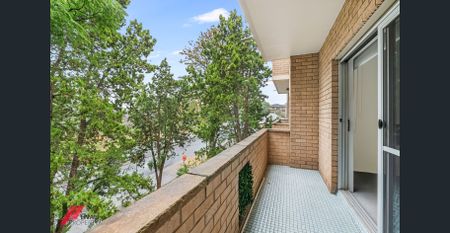 Superbly located - Modern Spacious Apartment - Photo 5