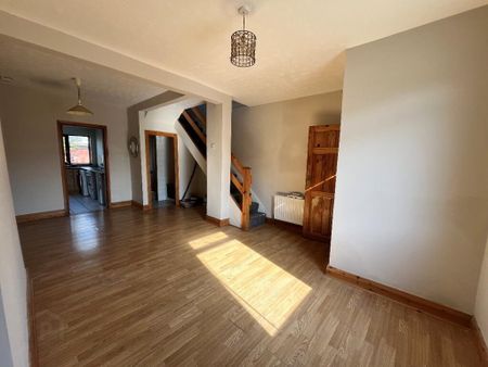 19 Ellis Street, Carrickfergus, BT38 8AY - Photo 2