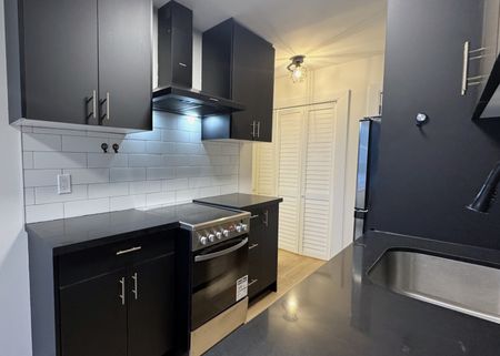 For Lease - 420 Eglinton Avenue Unit# 401, Toronto, Ontario - Photo 2