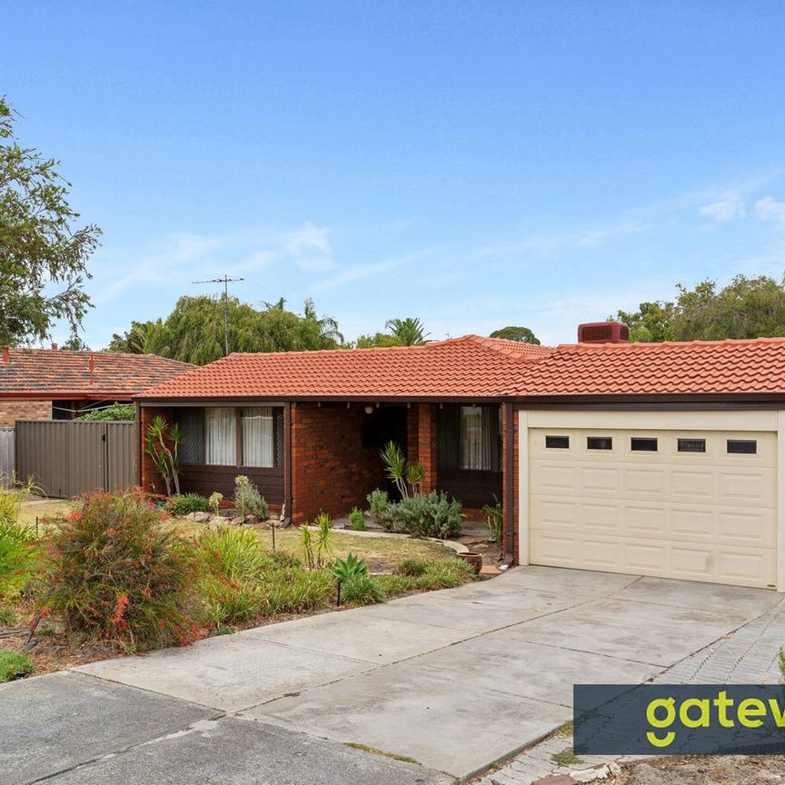Charming 3 Bedroom Home in a Prime Leeming Location! - Photo 1