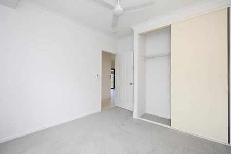 Beautifully Refurbished Family Home – Available Now! - Photo 3