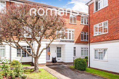Lammas Court, Windsor, SL4 - Photo 5