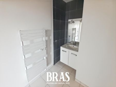 Location Appartement 2 pièces 47m² VANNES 56000 - Photo 3