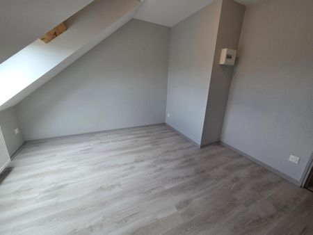 Location Appartement 4 pièces 67m² LE CREUSOT 71200 - Photo 3