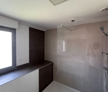 Location Appartement 4 pièces 75m² PAU 64000 - Photo 3