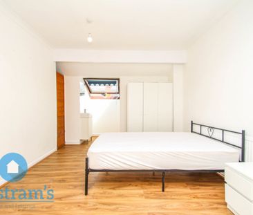 4 bed End Terraced House for Rent - Photo 4