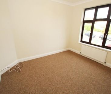 4 bedroom terraced house to rent - Photo 3
