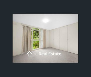 Prime Two-Bedroom Apartment in Prestigious Toorak Location - Photo 5