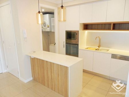 Large 1 Bed Love Street Apartment - Photo 4