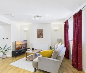 2 bedroom end of terrace house to rent - Photo 2