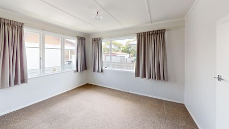 Awapuni - 3 Bedrooms - Photo 4