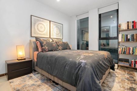 Renovated, Spacious Apartment with Breathtaking Views - FURNISHED - Photo 5