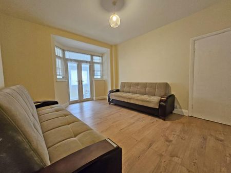 3 bedroom terraced house to rent - Photo 2