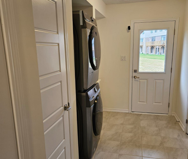 For Lease - 59 Bellhouse Avenue, Brantford, Ontario - Photo 2