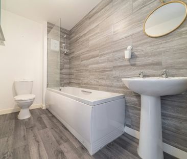 Detached house to rent on - Photo 1