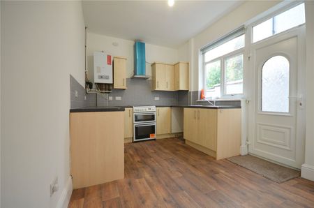 Kensington Grove, Denton, Manchester, M34 3GW - Photo 2