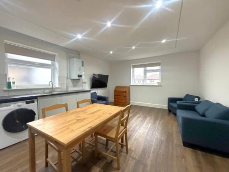 1 bedroom in a house share to rent - Photo 3