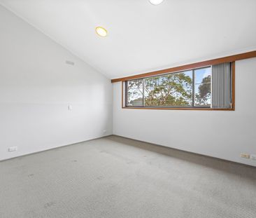 TWO BEDROOM TOWNHOUSE IN GREAT LOCATION - Photo 4