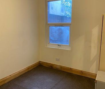 Room in a Shared House, Oliver Street, CV6 - Photo 5