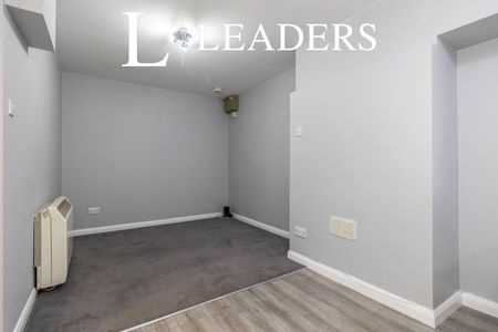 flat to rent Pound Lane, Epsom, KT19 - Photo 2