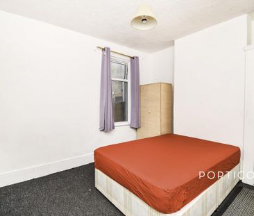 2 bedroom flat to rent - Photo 6