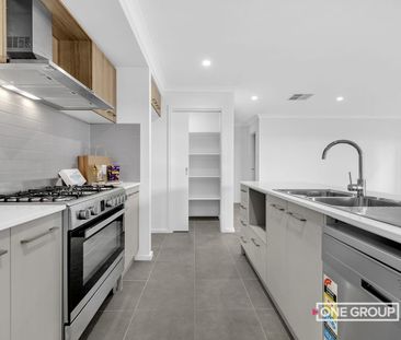 MODERN 4-BEDROOM HOME! - Photo 4