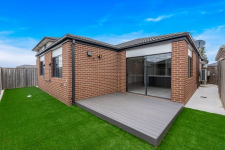 Perfect balance of space, style & convenience! - Photo 5