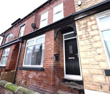 3 bedroom House in Highthorne View Bed), Armley Leeds - Photo 4
