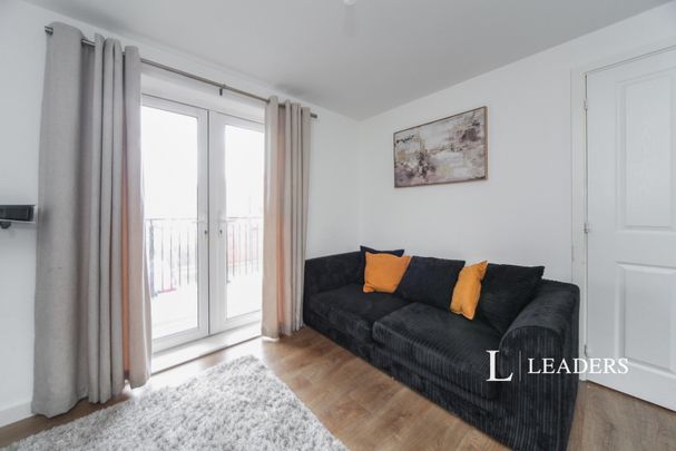 apartment to rent Bagshawe Way, Dunstable, Bedfordshire, LU5 - Photo 1