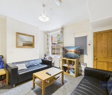 6 bedroom House To Let Total Size: 1539 SQ FT - Photo 1