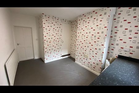 3 Bed Terraced House, Gawthorne Street, NG7 - Photo 3