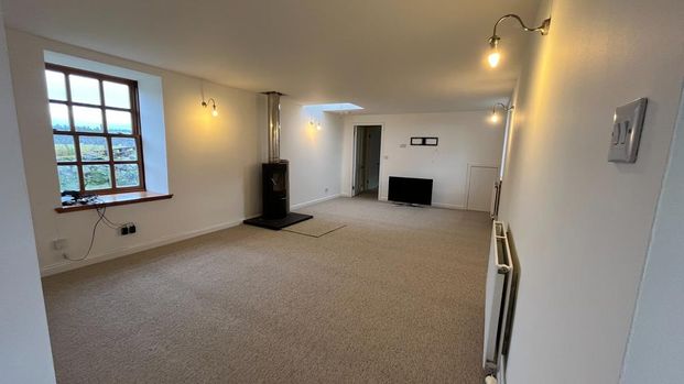 5 bedroom detached house to rent - Photo 1