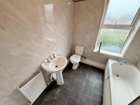 2 bedroom terraced house to rent - Photo 4