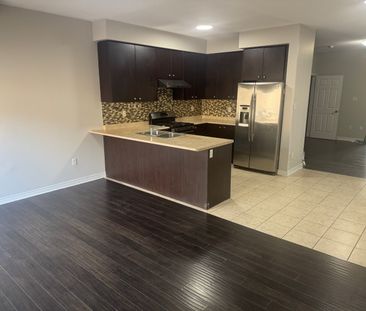 For Lease - 12 Frenchpark Circle, Brampton, Ontario - Photo 6