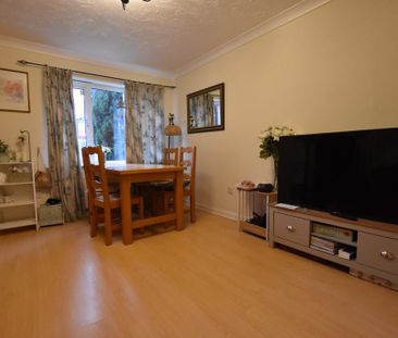 3 bedroom end of terrace house to rent - Photo 1