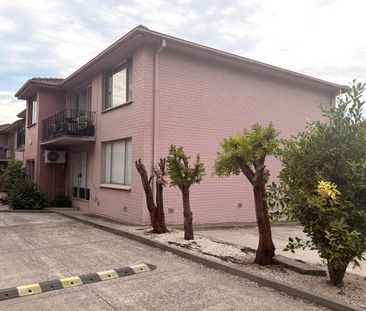 TWO BEDROOM GROUND FLOOR APARTMENT IN CENTRAL DANDENONG! - Photo 6