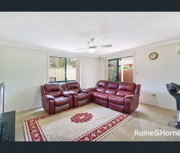 SPACIOUS HOUSE CLOSE TO INGLEBURN CBD - Photo 2