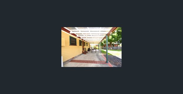 Eastside Character - Photo 1