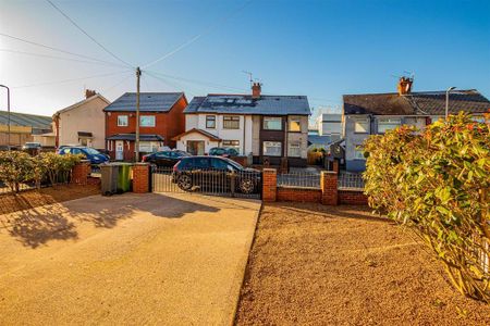 3 bedroom semi-detached house to rent - Photo 5