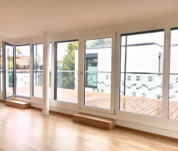 1190! Schöne 4-Zimmer Wohnung mit riesiger Terrasse und Balkon AUF ... - Photo 1