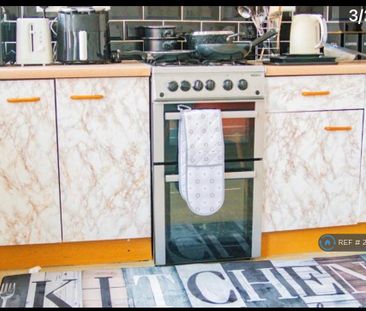 2 bedroom terraced house to rent - Photo 2